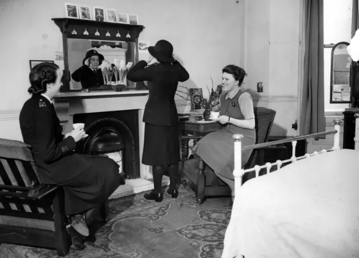 Framed Print : Women police officers at Pembridge Hall Section House Framed Print : Women police officers at Pembridge Hall Section House