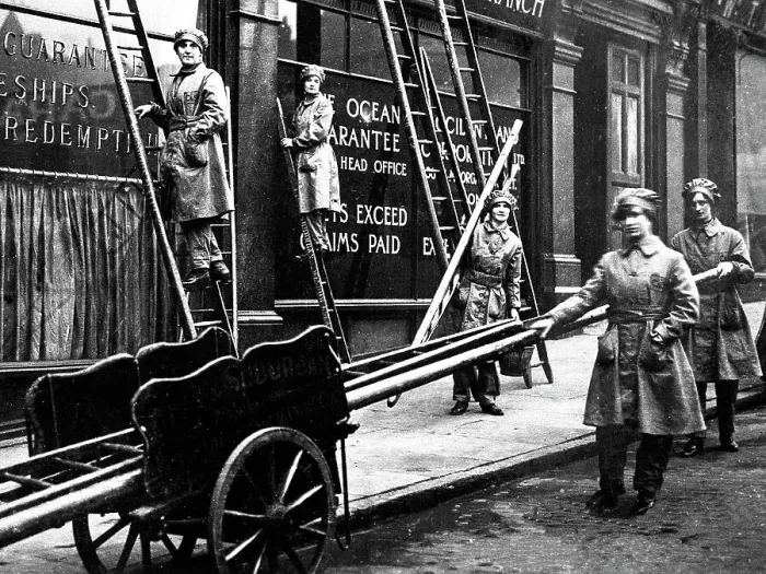 Framed Print : Women window cleaners, Newcastle upon Tyne Framed Print : Women window cleaners, Newcastle upon Tyne