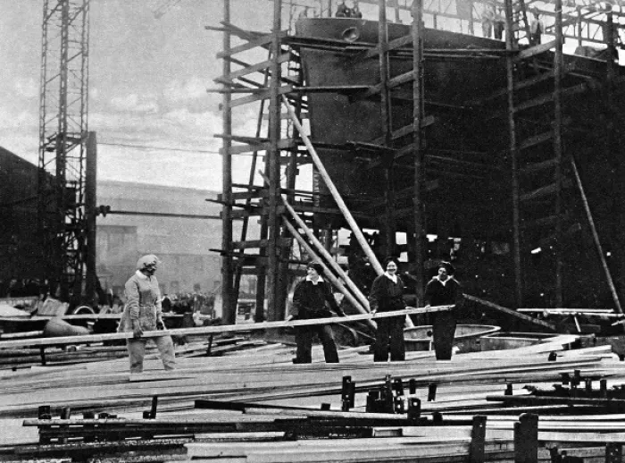 Framed Print : Women at work in a naval ship-building yard Framed Print : Women at work in a naval ship-building yard
