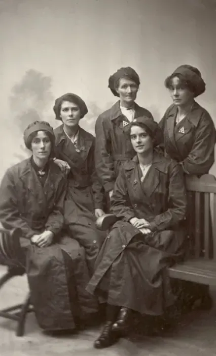 Framed Print : Women WW1 Munitions Framed Print : Women WW1 Munitions