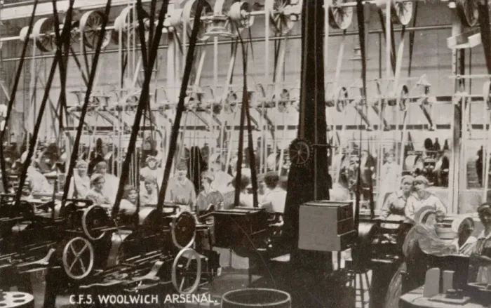 Framed Print : Women WW1 Munitions Woolwich Arsenal Framed Print : Women WW1 Munitions Woolwich Arsenal