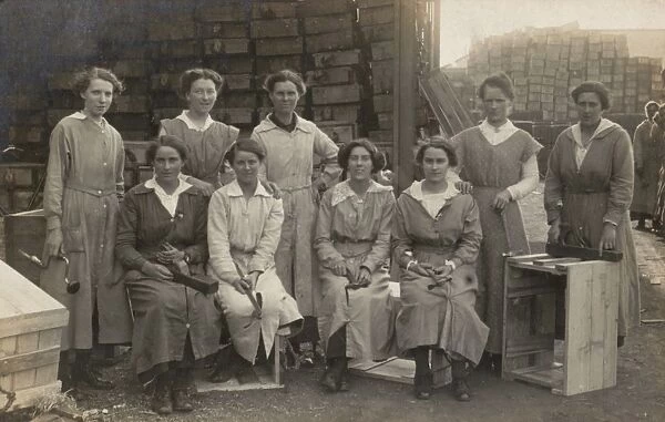Women WW1 Work Carpenters