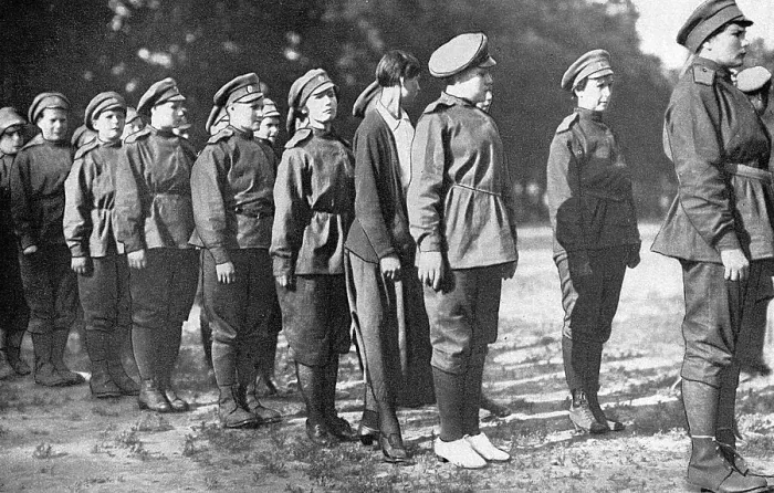 Framed Print : Women's Battalion of Death, Russia, WW1 Framed Print : Women's Battalion of Death, Russia, WW1