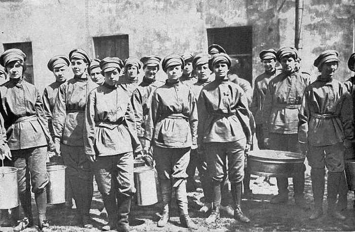 Framed Print : Women's Battalion of Death, Russia, WW1 Framed Print : Women's Battalion of Death, Russia, WW1