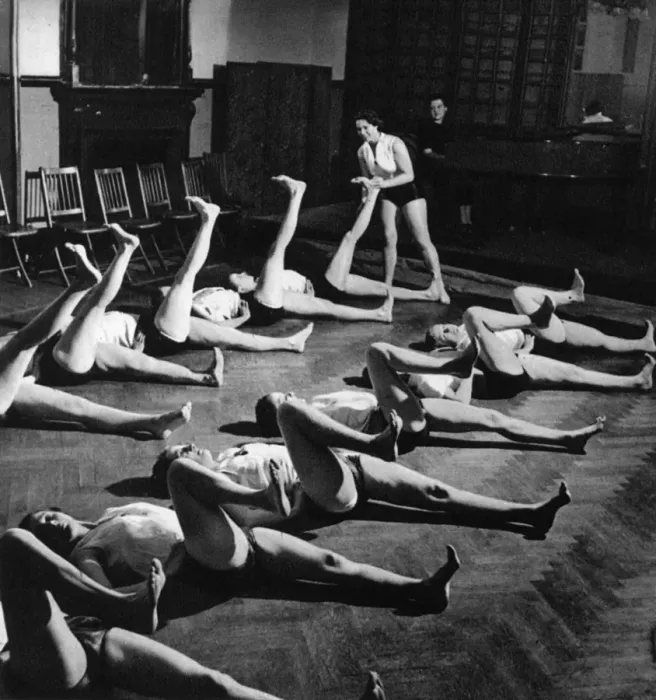 Framed Print : The Womens League of Health & Beauty exercise classes, 1938 Framed Print : The Womens League of Health & Beauty exercise classes, 1938
