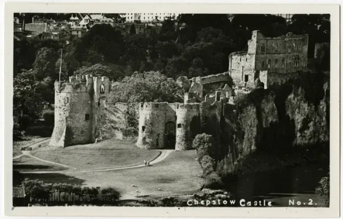 Framed Print : The wonderful ruin of Chepstow Castle, Wales Framed Print : The wonderful ruin of Chepstow Castle, Wales