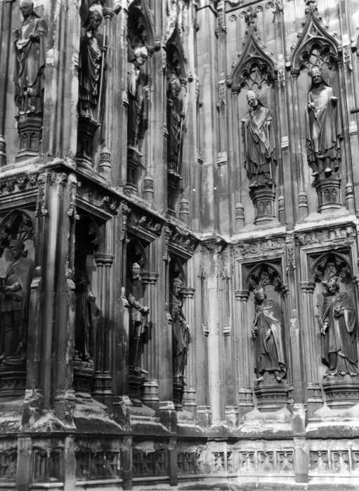 Framed Print : Wonderful sculptured figures of Kings and Bishops on the West Front of Canterbury Framed Print : Wonderful sculptured figures of Kings and Bishops on the West Front of Canterbury