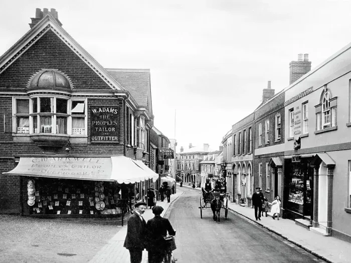 Framed Print : Woodbridge Thoroughfare early 1900s Framed Print : Woodbridge Thoroughfare early 1900s