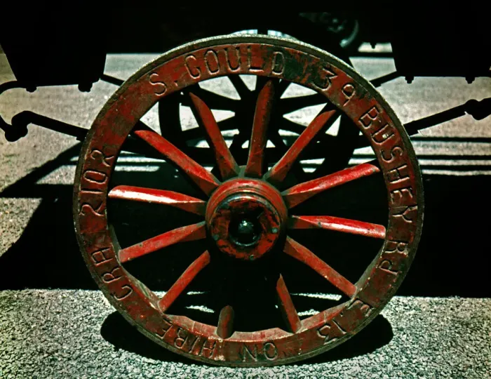 Framed Print : Wooden spoked wheel on market barrow, London Framed Print : Wooden spoked wheel on market barrow, London