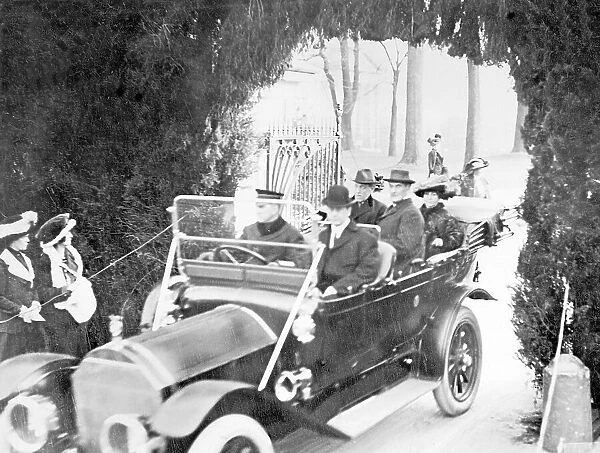 Woodrow Wilson being driven to the White House
