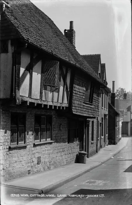 Framed Print : Wool Cottage on Wool Lane Framed Print : Wool Cottage on Wool Lane