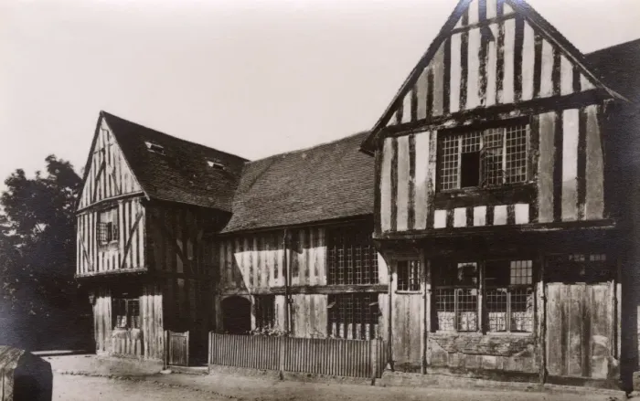 Framed Print : The Wool Hall, Lavenham, Suffolk Framed Print : The Wool Hall, Lavenham, Suffolk