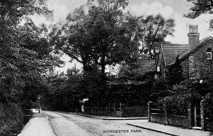 Framed Print : Worcester Park, SW London (Surrey) Framed Print : Worcester Park, SW London (Surrey)