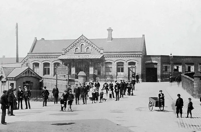 Framed Print : Workington Railway Station early 1900s Framed Print : Workington Railway Station early 1900s