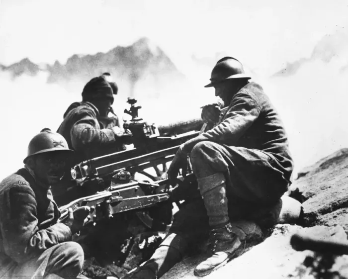 Framed Print : World War I artillery Framed Print : World War I artillery