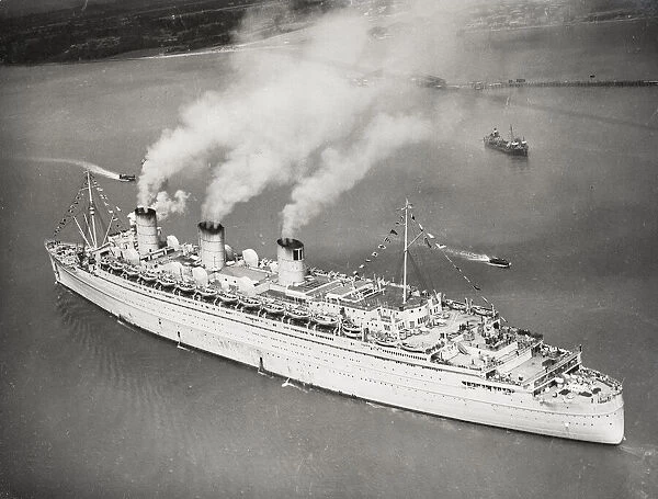 World War II Ocean liner Queen Mary returns to Southampton