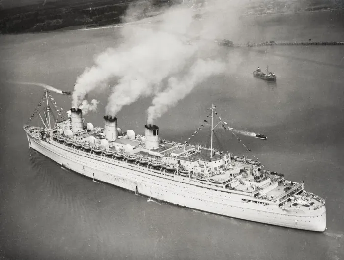 Framed Print : World War II Ocean liner Queen Mary returns to Southampton Framed Print : World War II Ocean liner Queen Mary returns to Southampton