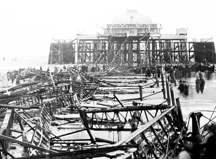 Framed Print : Worthing Pier damaged in a storm in March 1913 Framed Print : Worthing Pier damaged in a storm in March 1913