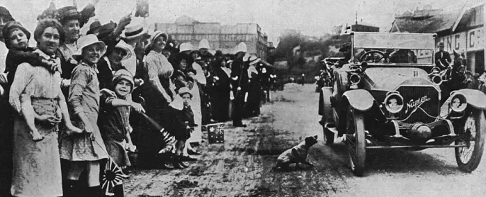 Framed Print : Wounded Australian troops are paraded through the streets of Framed Print : Wounded Australian troops are paraded through the streets of
