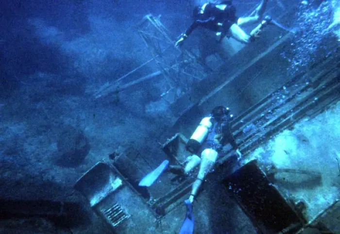 Framed Print : Wreck diving off the coast of Malta Framed Print : Wreck diving off the coast of Malta