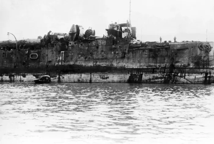 Framed Print : Wreck of HMS Vindictive at Ostend, Belgium, WW1 Framed Print : Wreck of HMS Vindictive at Ostend, Belgium, WW1