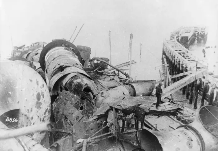 Framed Print : Wreck of HMS Vindictive, Ostend Harbour, Belgium, WW1