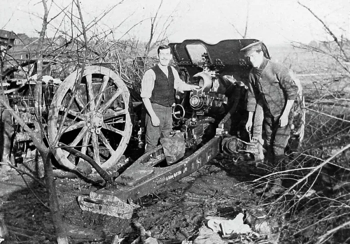 Framed Print : WW1 British Field Howitzer in France Framed Print : WW1 British Field Howitzer in France