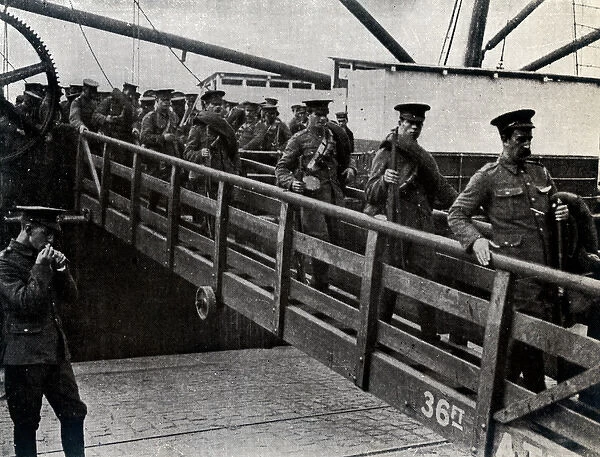 WW1 - British soldiers arriving in France