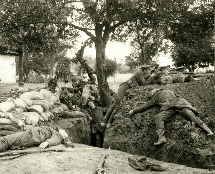 Framed Print : WW1 - British soldiers firing from a captured German trench Framed Print : WW1 - British soldiers firing from a captured German trench