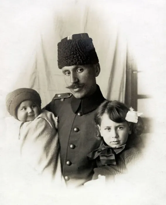 Framed Print : WW1 - Commander of the 11th Kafkas Regiment (3rd Platoon)