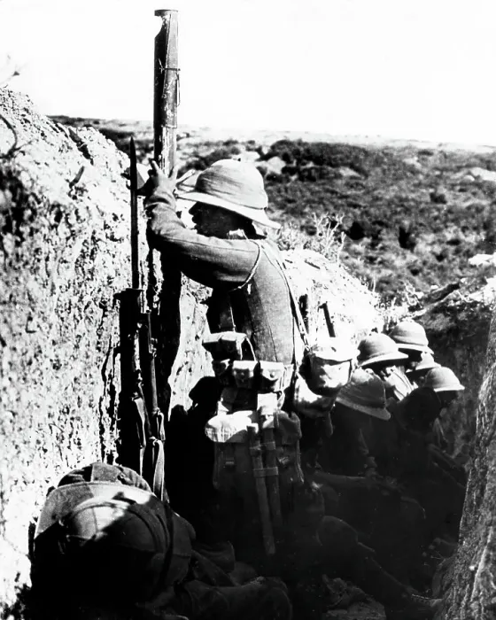 Framed Print : WW1 Dardanelles, using periscope in a trench Framed Print : WW1 Dardanelles, using periscope in a trench