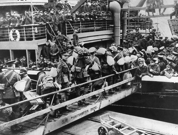 WW1 - Embarkation of Troops at Southampton Docks