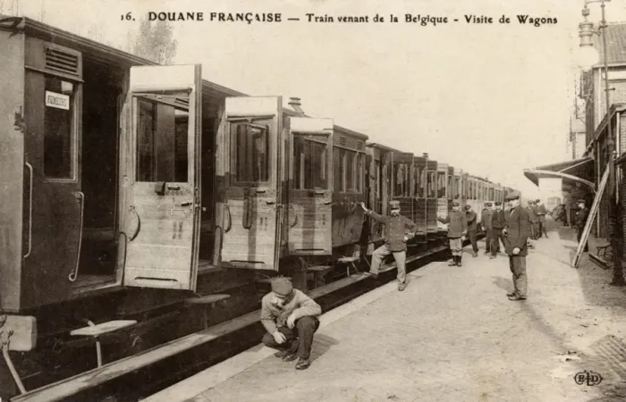 Framed Print : WW1 - Haumont Station, France - French Customs officials Framed Print : WW1 - Haumont Station, France - French Customs officials