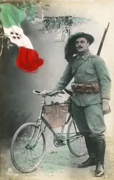 Framed Print : WW1 - Italy - A cycling sharpshooter - Bersaglieri Framed Print : WW1 - Italy - A cycling sharpshooter - Bersaglieri