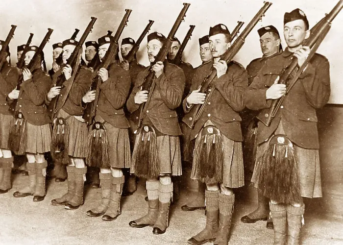 Framed Print : WW1 London Scottish Soldiers drilling Framed Print : WW1 London Scottish Soldiers drilling