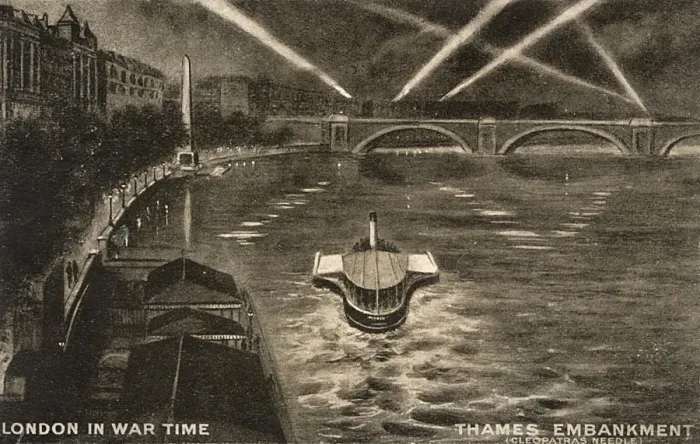 Framed Print : WW1 - London in wartime searchlights over the River Thames Framed Print : WW1 - London in wartime searchlights over the River Thames