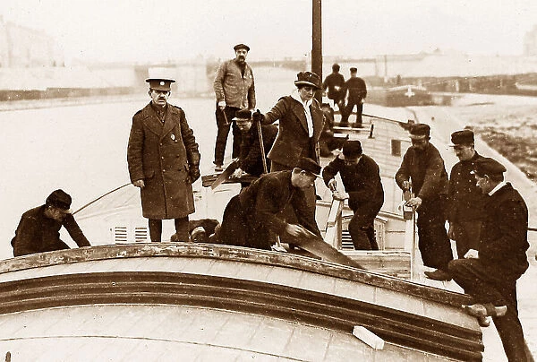 WW1 Maxine Elliot supervising fitting out of chartered barge
