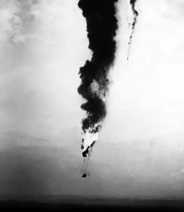 Framed Print : WW1 - Observation balloon in flames - Boyelles Framed Print : WW1 - Observation balloon in flames - Boyelles