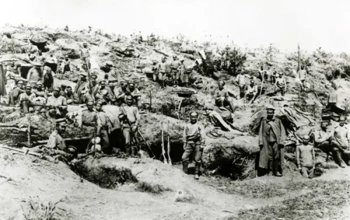 Framed Print : WW1 - Russian Troops in the trenches - Eastern Front Framed Print : WW1 - Russian Troops in the trenches - Eastern Front