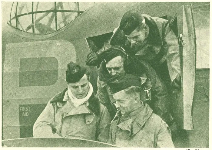 Framed Print : WW2 - Australian Air Crew Framed Print : WW2 - Australian Air Crew