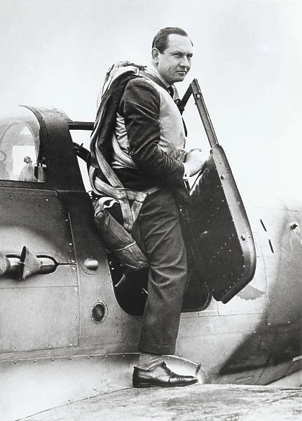 WW2 Fighter Air Ace Squadron Leader E. J Gracie Climbing ?