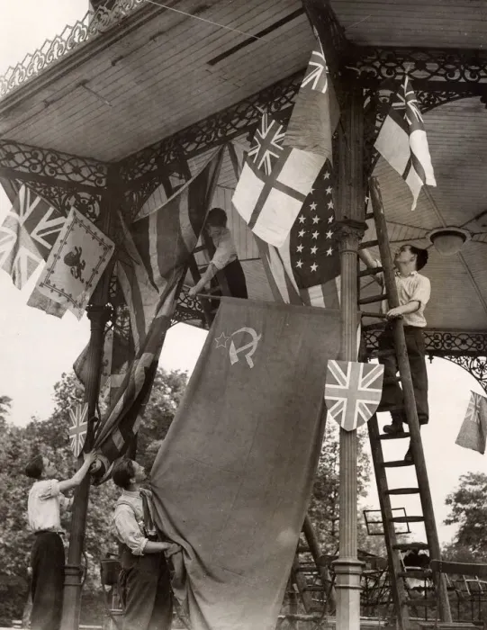 Framed Print : WW2 - Hanging Flags - Anglo-Soviet Far in Battersea Park Framed Print : WW2 - Hanging Flags - Anglo-Soviet Far in Battersea Park