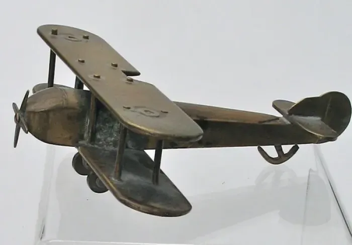 Framed Print : WWI biplane with machine-made roundels on wings Framed Print : WWI biplane with machine-made roundels on wings