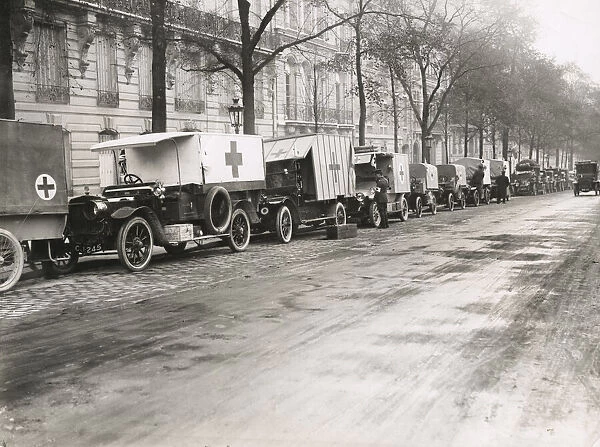 WWI: British Red Cross ambulances in Paris