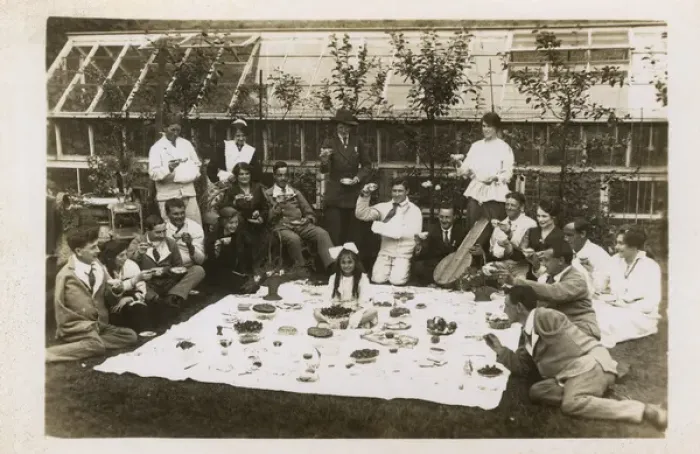 Framed Print : WWI - Girl gives a party to wounded soldiers Framed Print : WWI - Girl gives a party to wounded soldiers