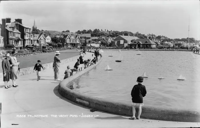 Framed Print : The Yacht Pond in Felixstowe Framed Print : The Yacht Pond in Felixstowe