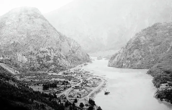 Framed Print : Yale and the Fraser River, Canada, early 1900s Framed Print : Yale and the Fraser River, Canada, early 1900s
