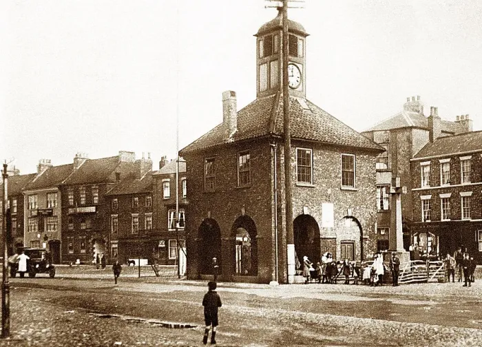 Framed Print : Yarm Town Hall, early 1900s Framed Print : Yarm Town Hall, early 1900s