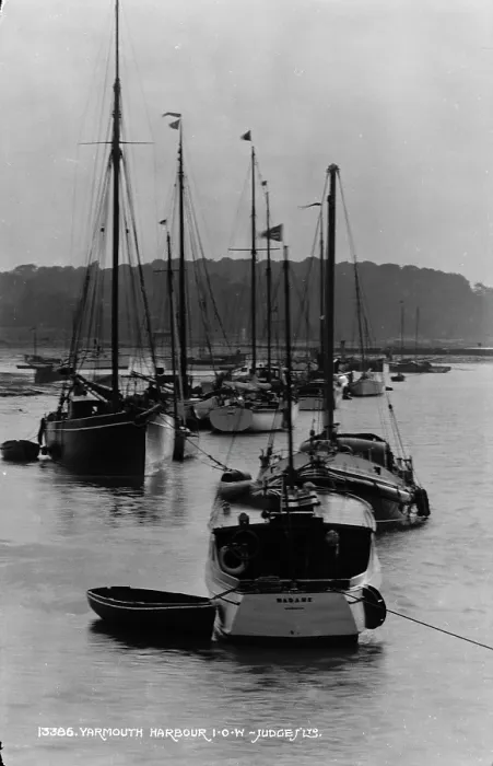 Framed Print : Yarmouth Harbour Framed Print : Yarmouth Harbour