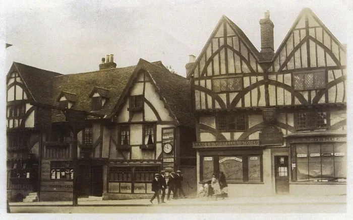 Framed Print : Ye Olde Chequers Inn, Tonbridge, Kent Framed Print : Ye Olde Chequers Inn, Tonbridge, Kent